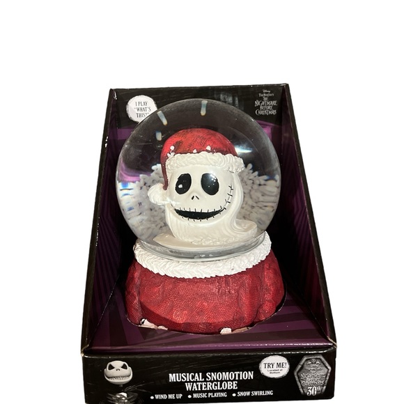 2023 Tim Burton's Water Globe musical wind up globe new - Picture 6 of 6